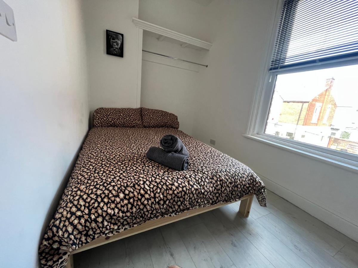 Safari Apartment, Free Parking, 10Min Walk To Blackpool Tower, Sleeps 12 Exterior foto